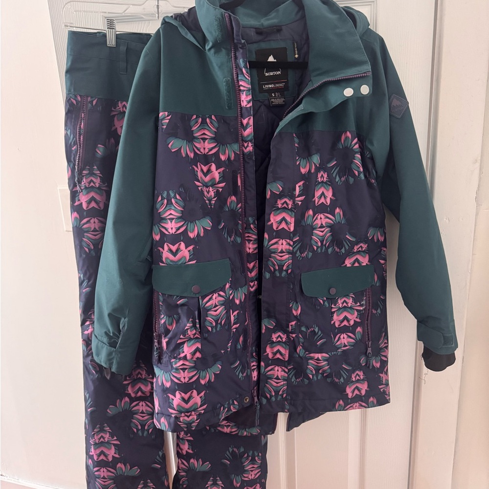 Burton snowboarding set